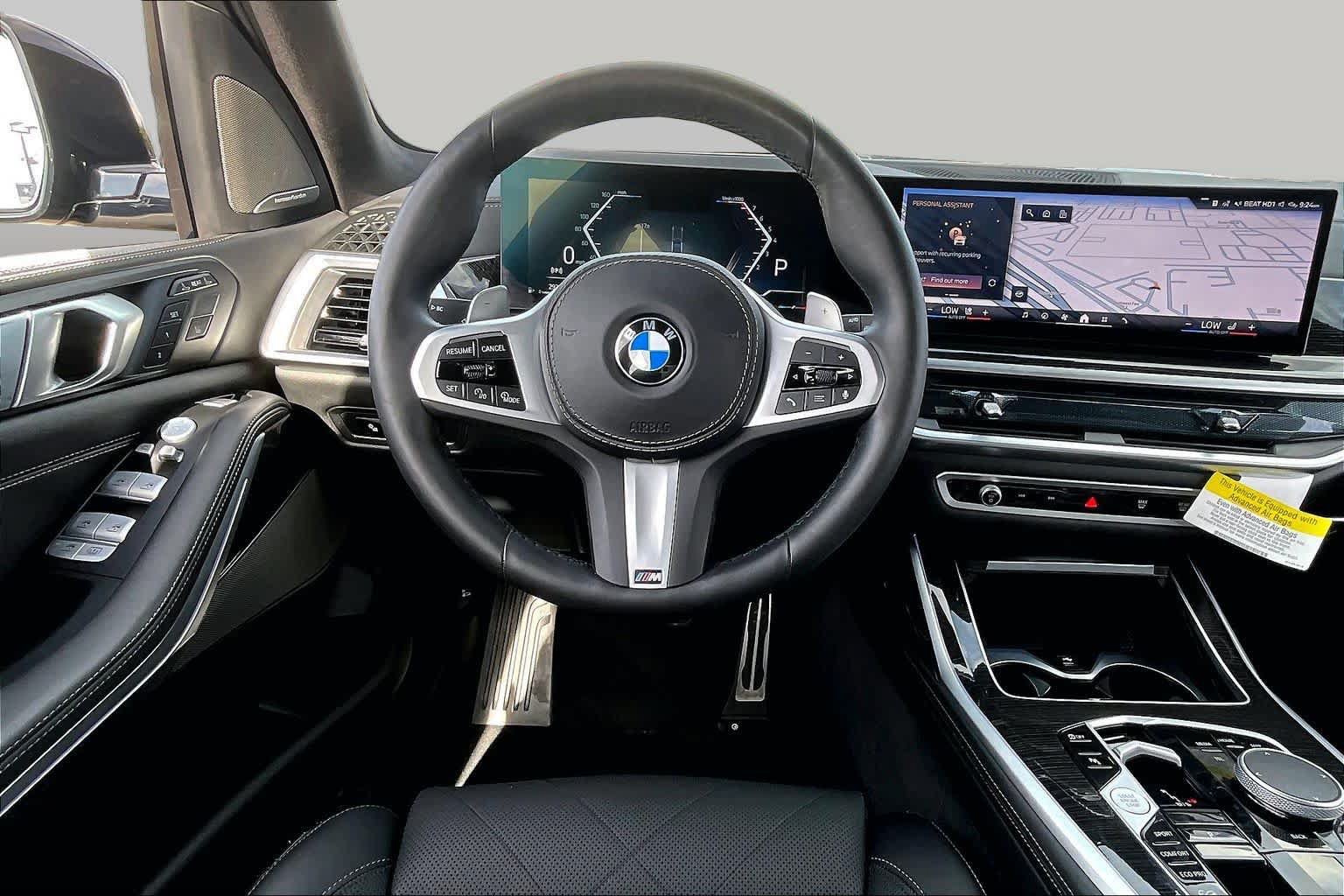 Used 2025 BMW X7 xDrive40i w/ M Sport Package AWD/4WD image 6