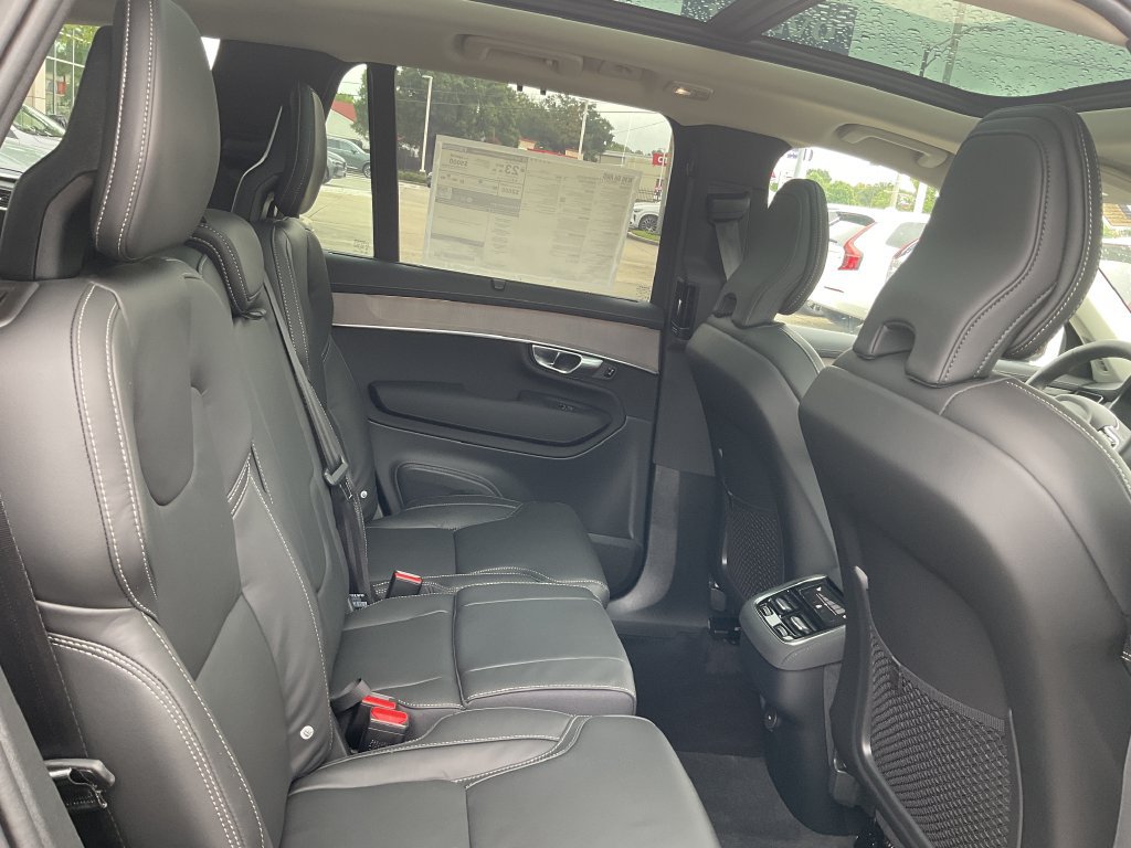 New 2027 Volvo XC90 B6 Ultra AWD/4WD image 17