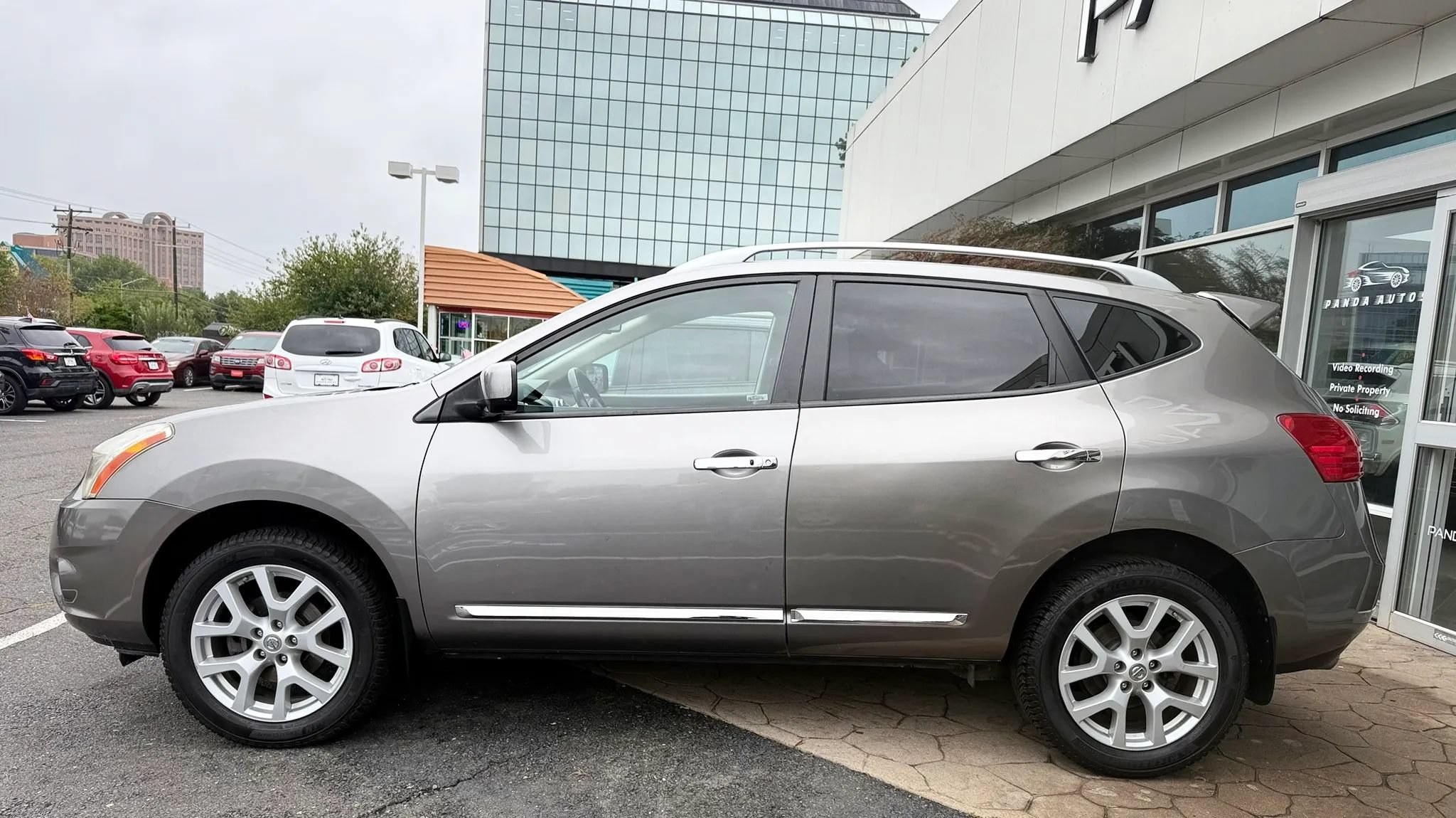 Used 2012 Nissan Rogue SL AWD/4WD image 4