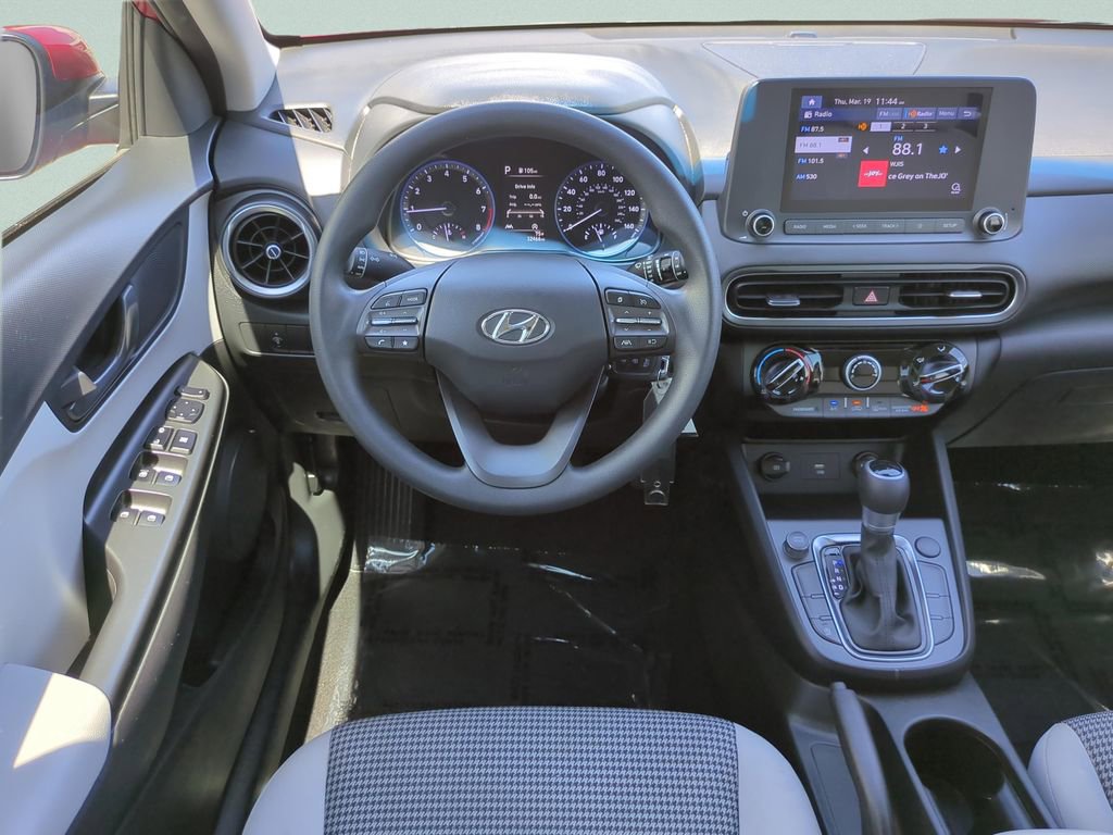 Used 2022 Hyundai Kona SE image 15