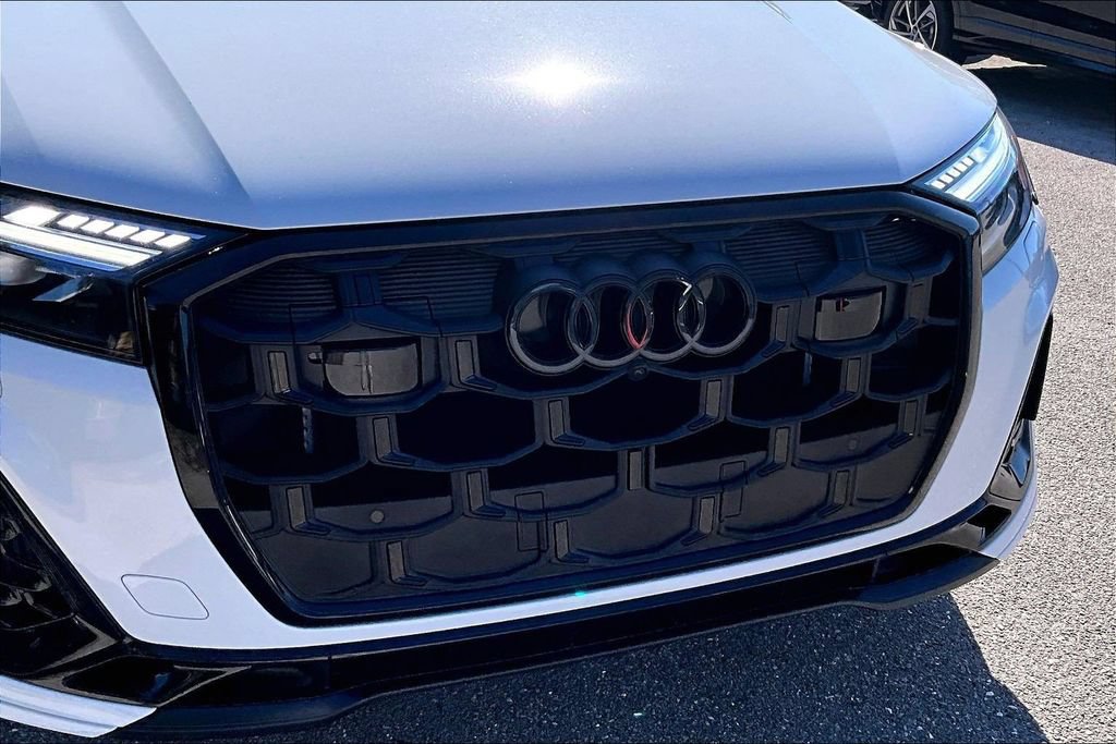 New 2026 Audi SQ7 Prestige AWD/4WD image 11