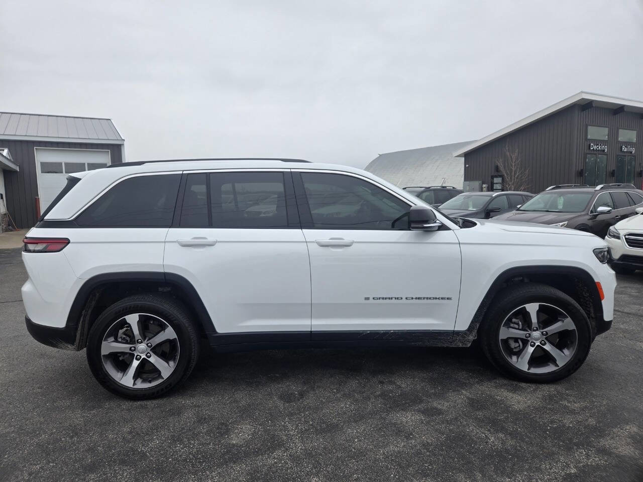 Used 2023 Jeep Grand Cherokee 4WD 4xe image 7