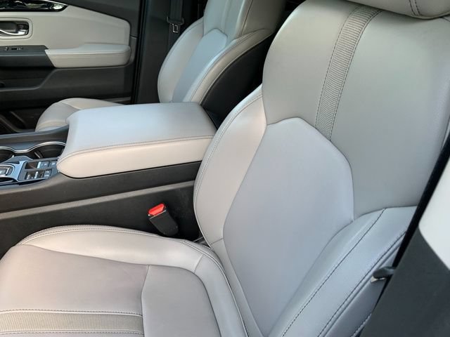 Used 2023 Honda Pilot Touring image 7