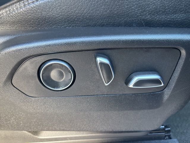 Used 2024 GMC Yukon XL Denali image 32