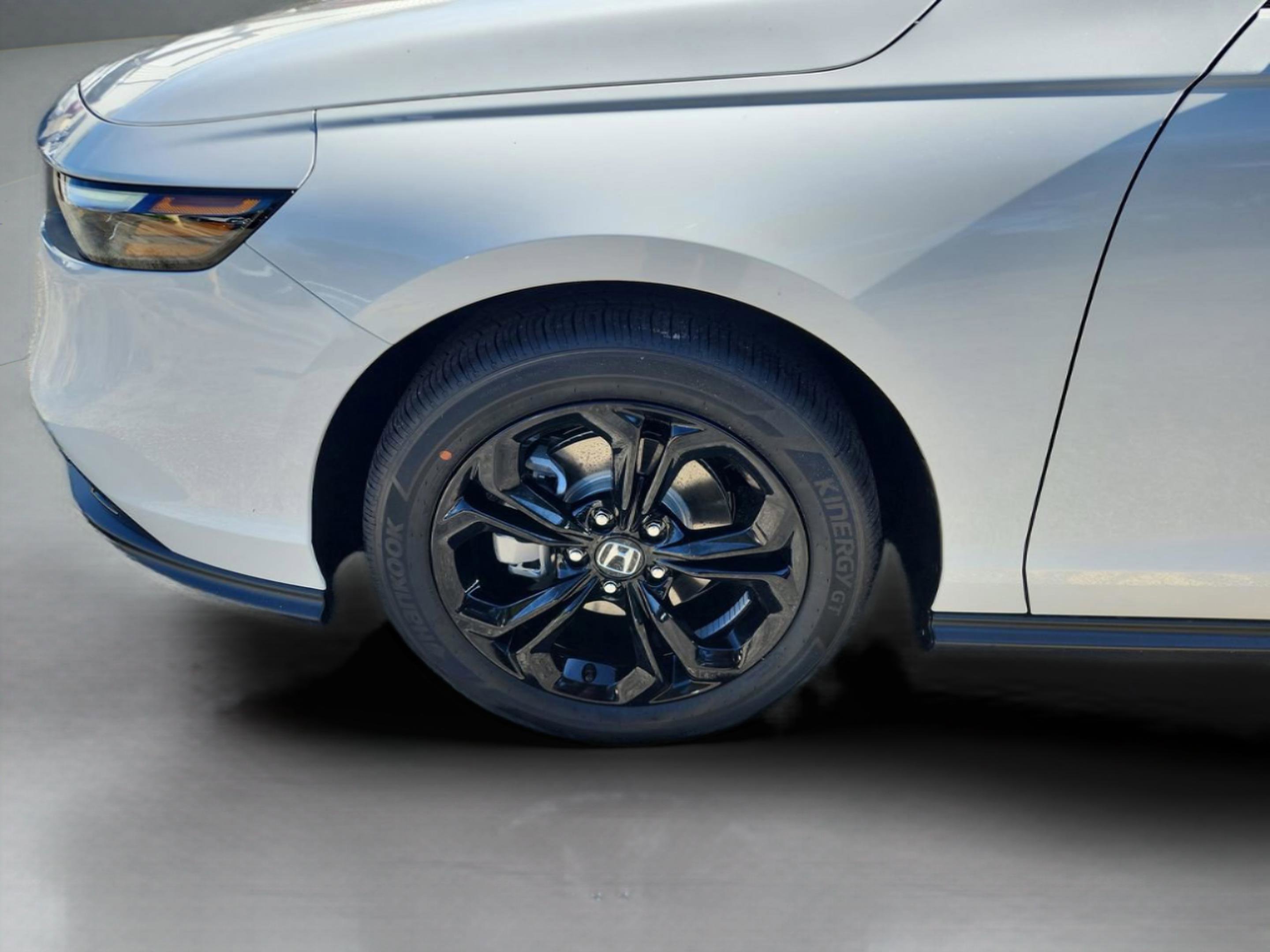 New 2025 Honda Accord SE image 31