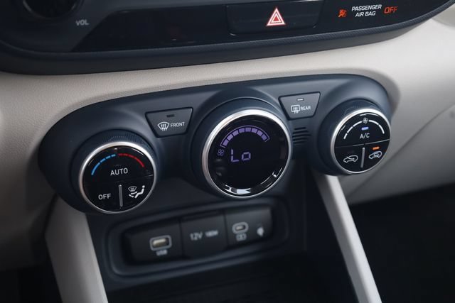 New 2026 Hyundai Venue SEL FWD image 19