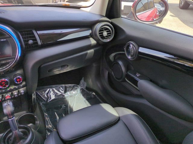 Used 2019 MINI Cooper S w/ Signature Upholstery Package image 15