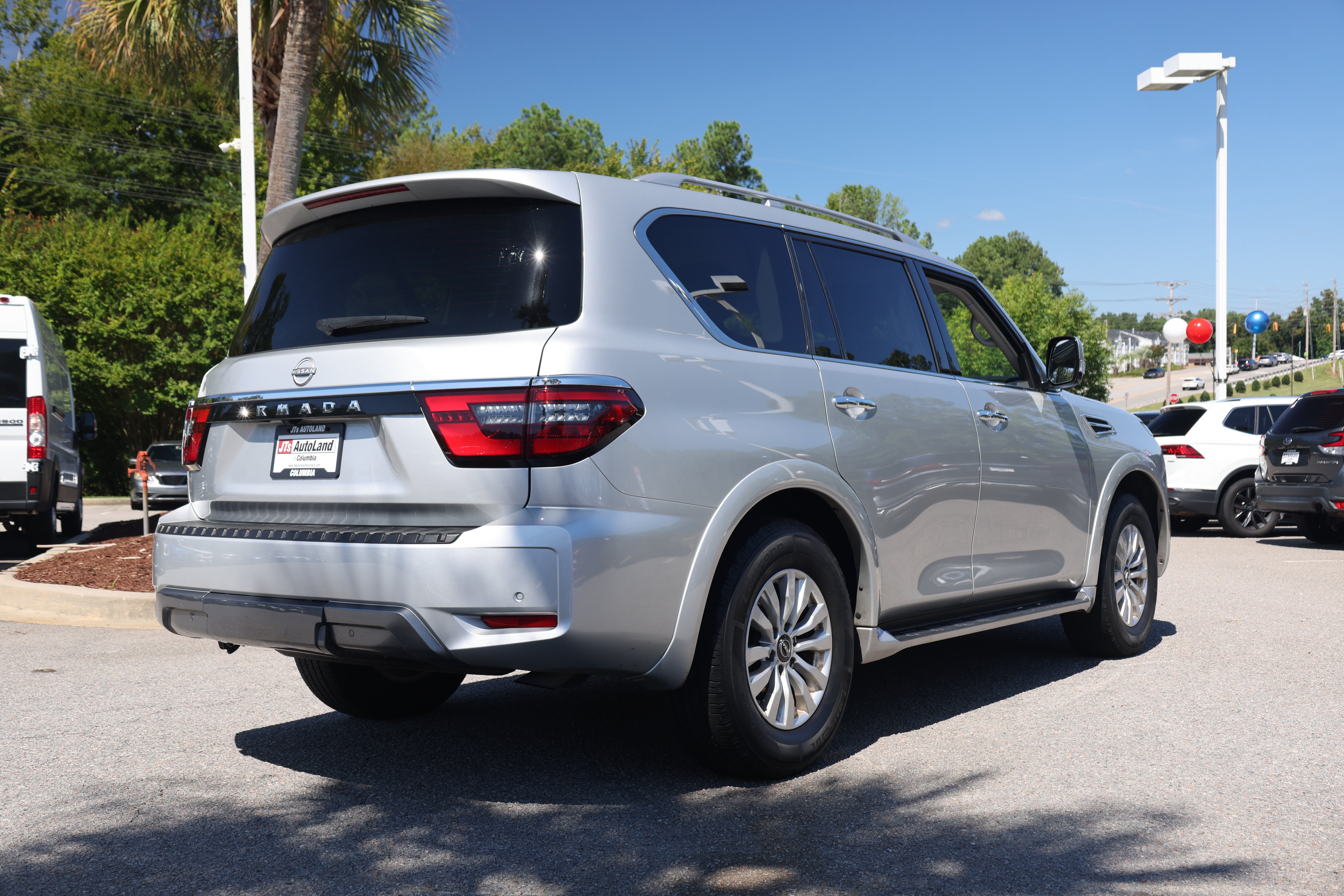 Used 2024 Nissan Armada SV RWD image 5