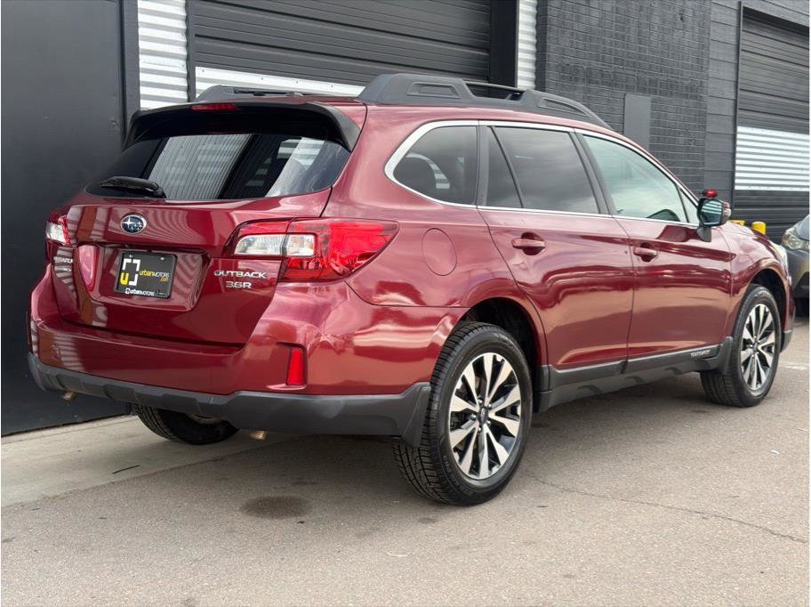 Used 2015 Subaru Outback 3.6R Limited w/ Popular Package #4 AWD/4WD image 3