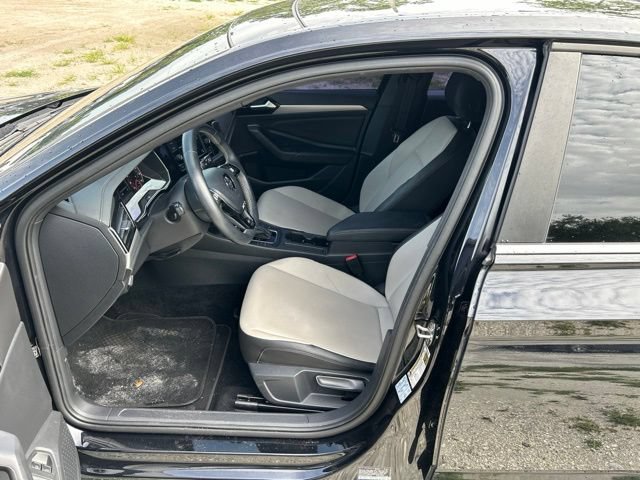 Used 2020 Volkswagen Jetta R-Line FWD image 5