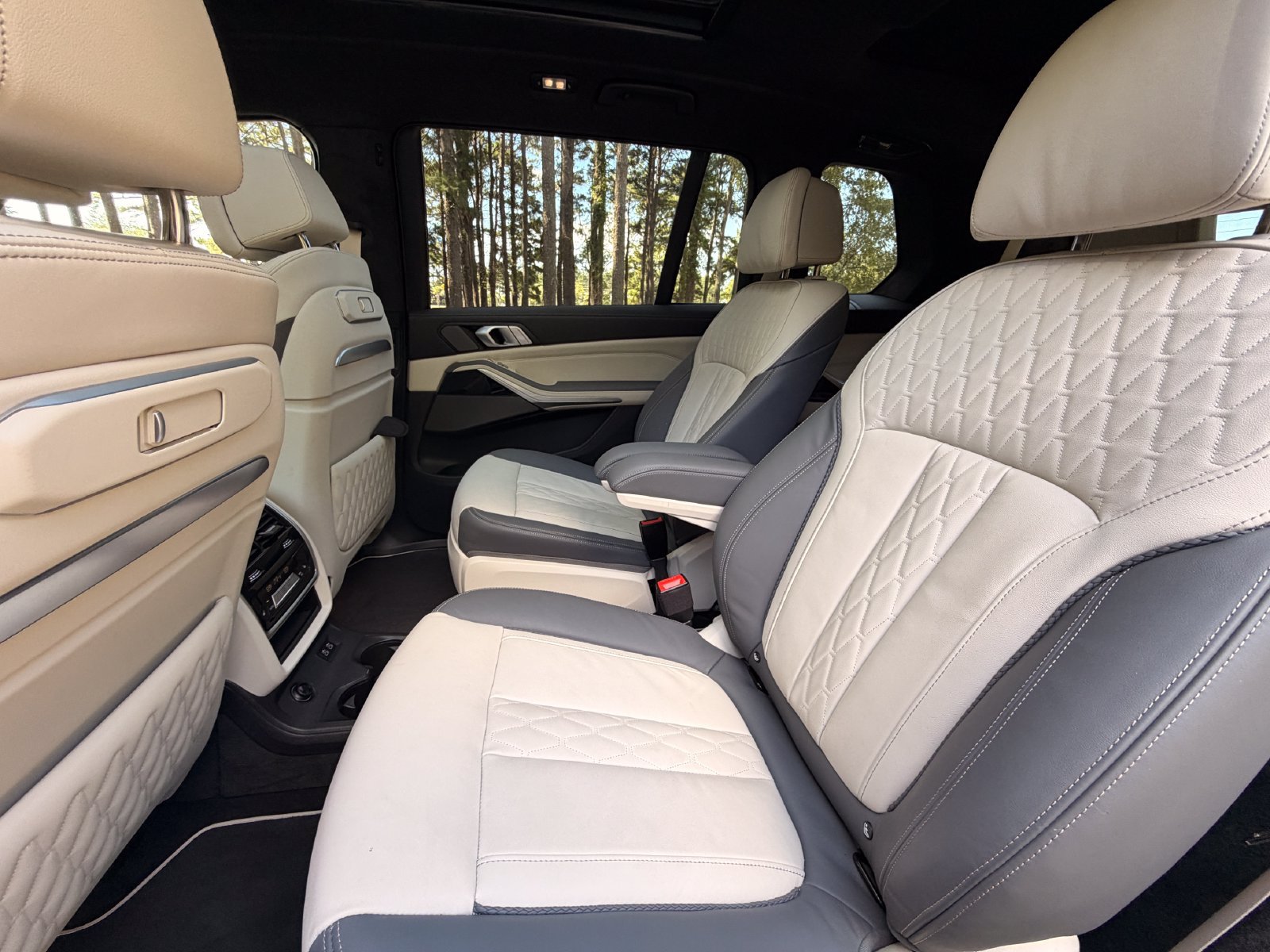 Used 2025 BMW X7 M60i AWD/4WD image 14