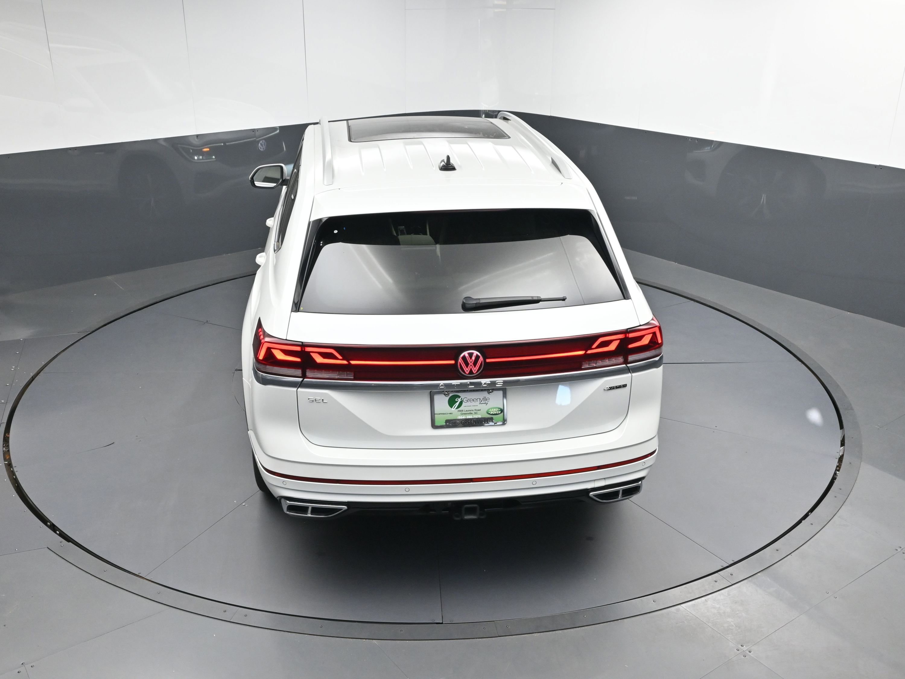 Used 2025 Volkswagen Atlas SEL Premium R-Line image 35