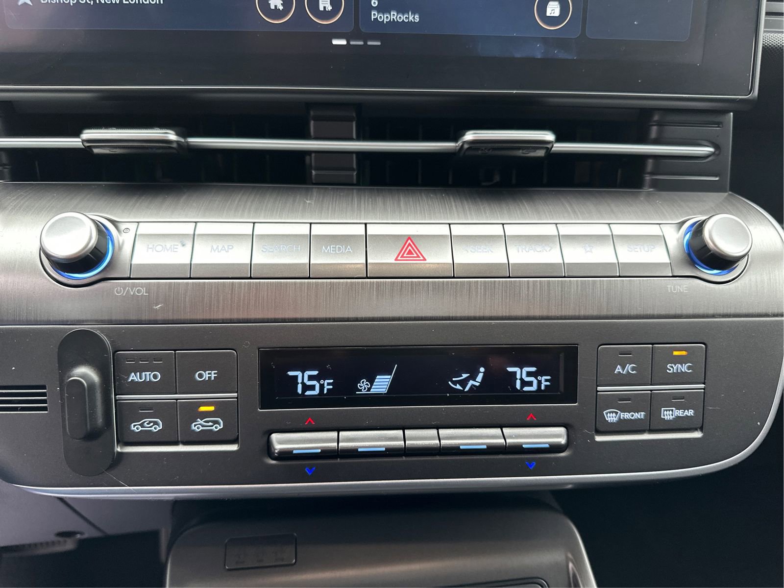 Certified 2024 Hyundai Kona SEL w/ Convenience Package image 27