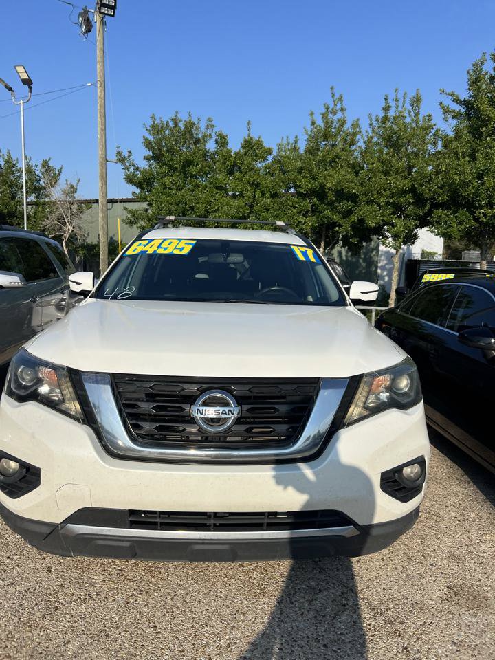 Used 2017 Nissan Pathfinder SL FWD image 2