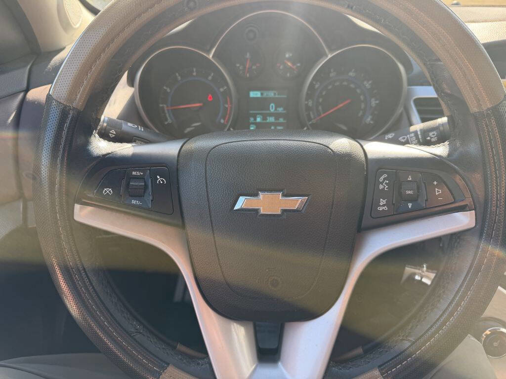 Used 2015 Chevrolet Cruze LT image 13