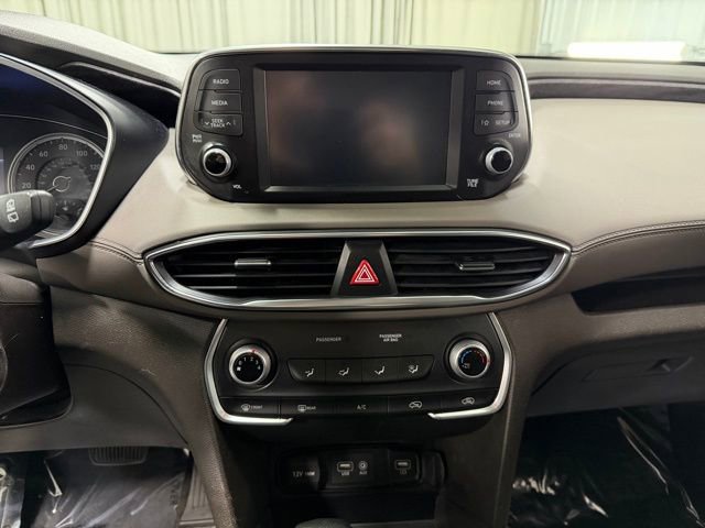 Used 2020 Hyundai Santa Fe SE image 13