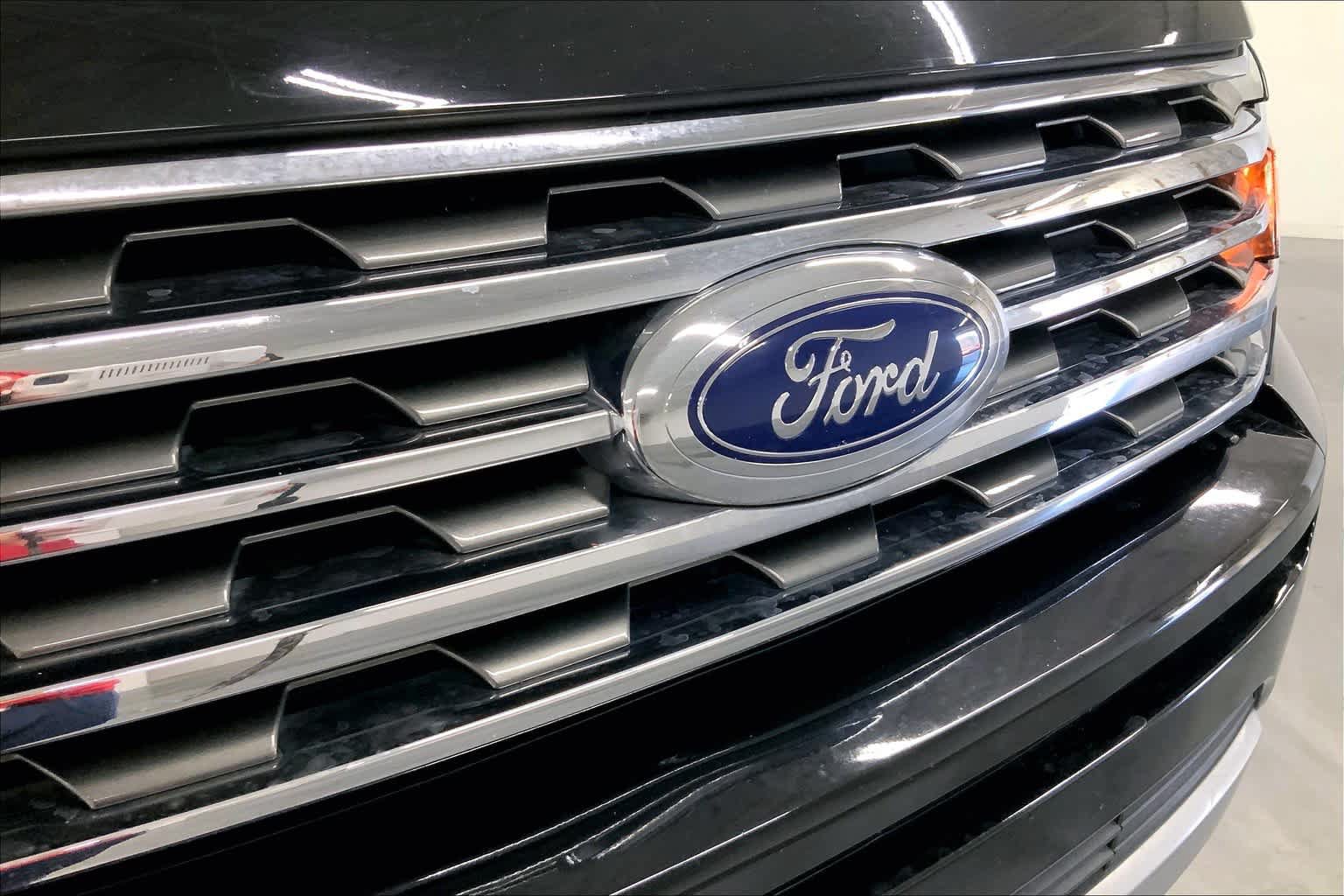 Used 2019 Ford Expedition XLT w/ Equipment Group 201A RWD image 26