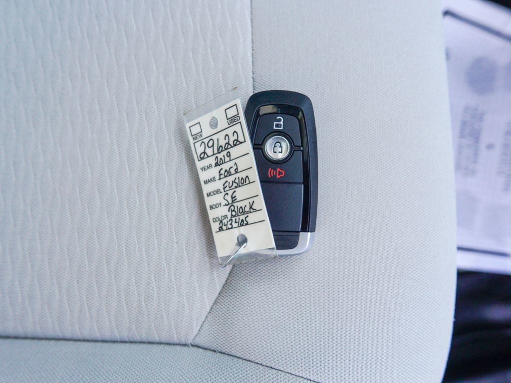 Used 2019 Ford Fusion SE w/ Equipment Group 151A FWD image 32
