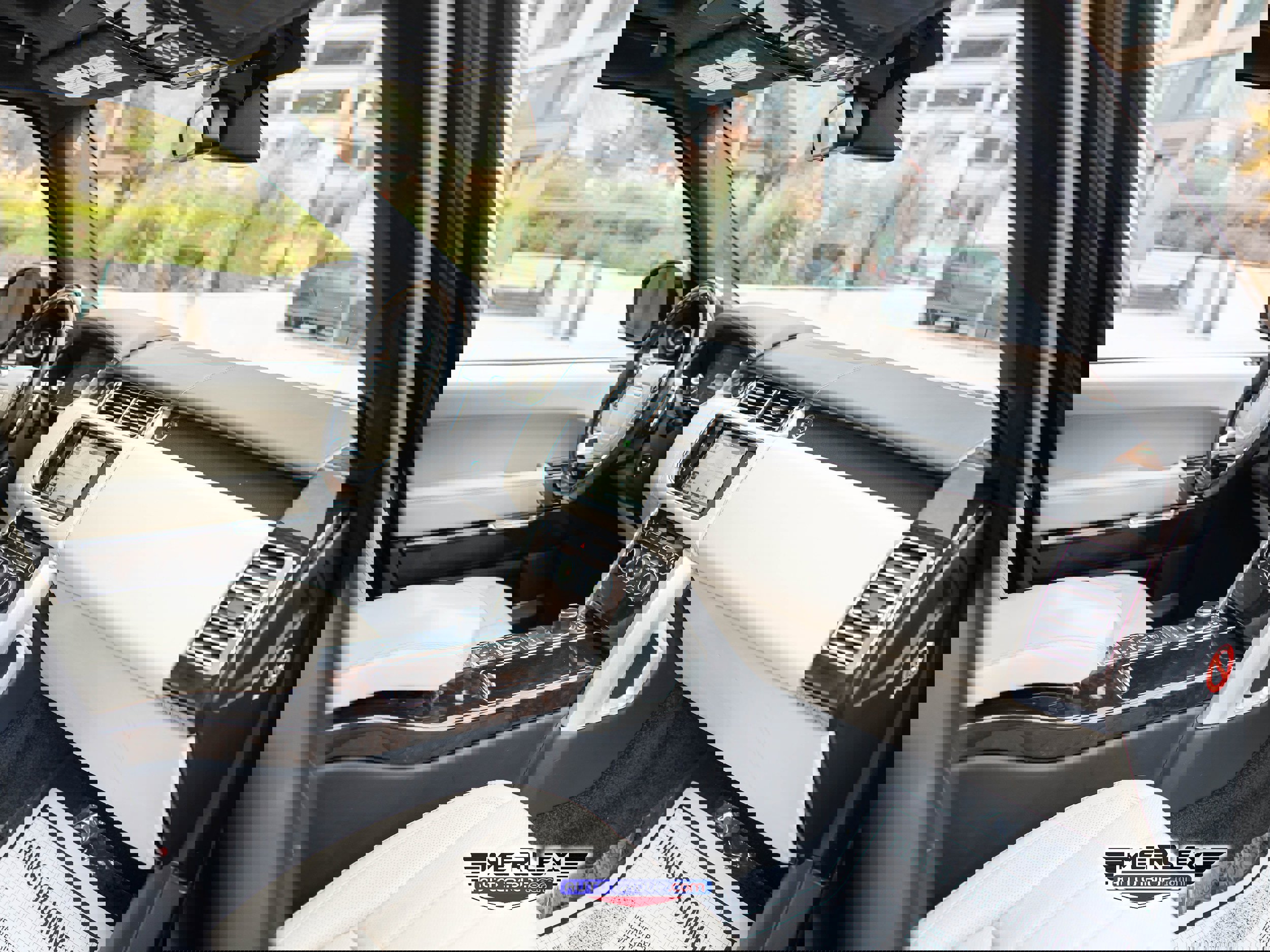 Used 2016 Land Rover Range Rover Autobiography image 15