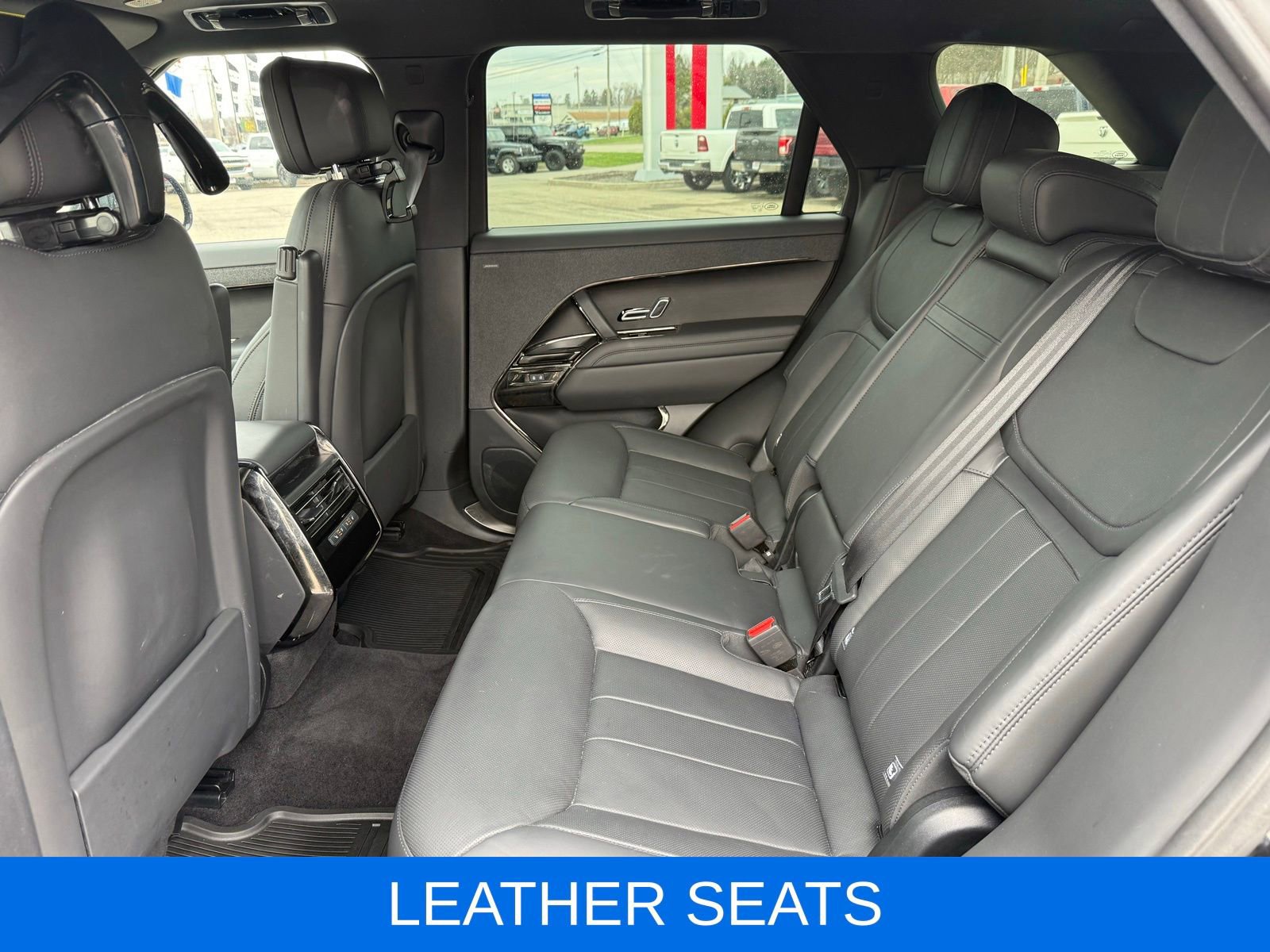 Used 2024 Land Rover Range Rover Sport SE image 21