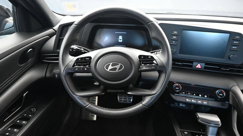 Certified 2025 Hyundai Elantra Sport FWD image 27