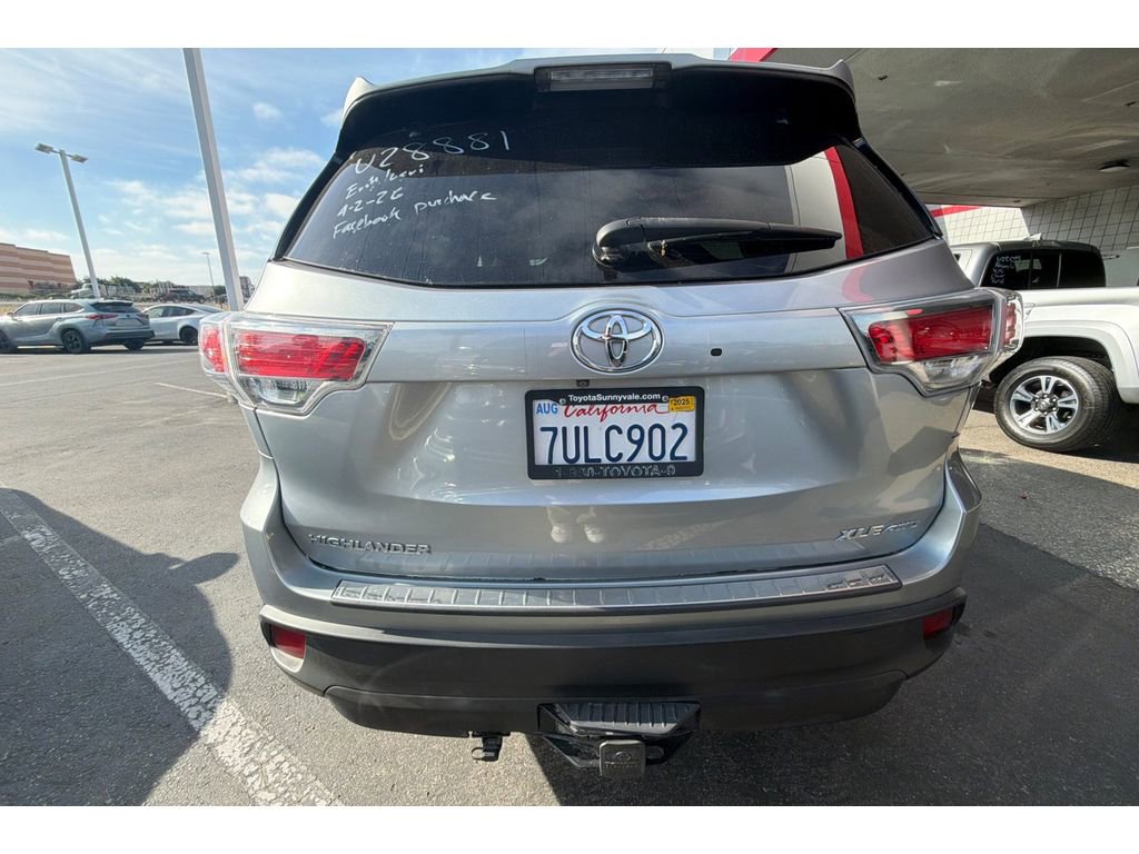 Used 2016 Toyota Highlander XLE image 6