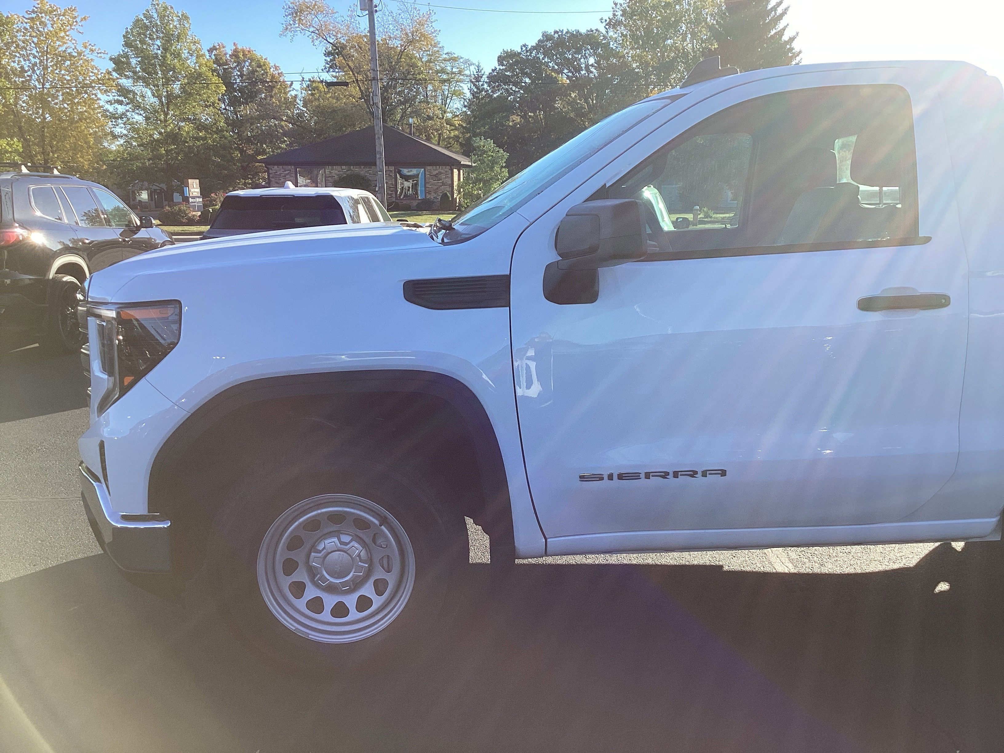 Used 2024 GMC Sierra 1500 Pro image 2