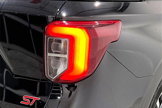 Used 2020 Ford Explorer ST w/ Premium Technology Package image 24