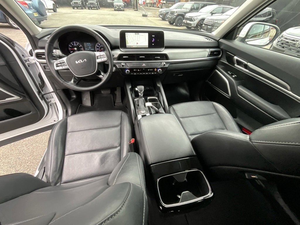 Used 2022 Kia Telluride LX image 24