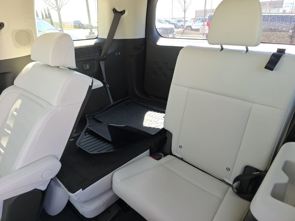 Used 2025 Hyundai Santa Fe Calligraphy image 14