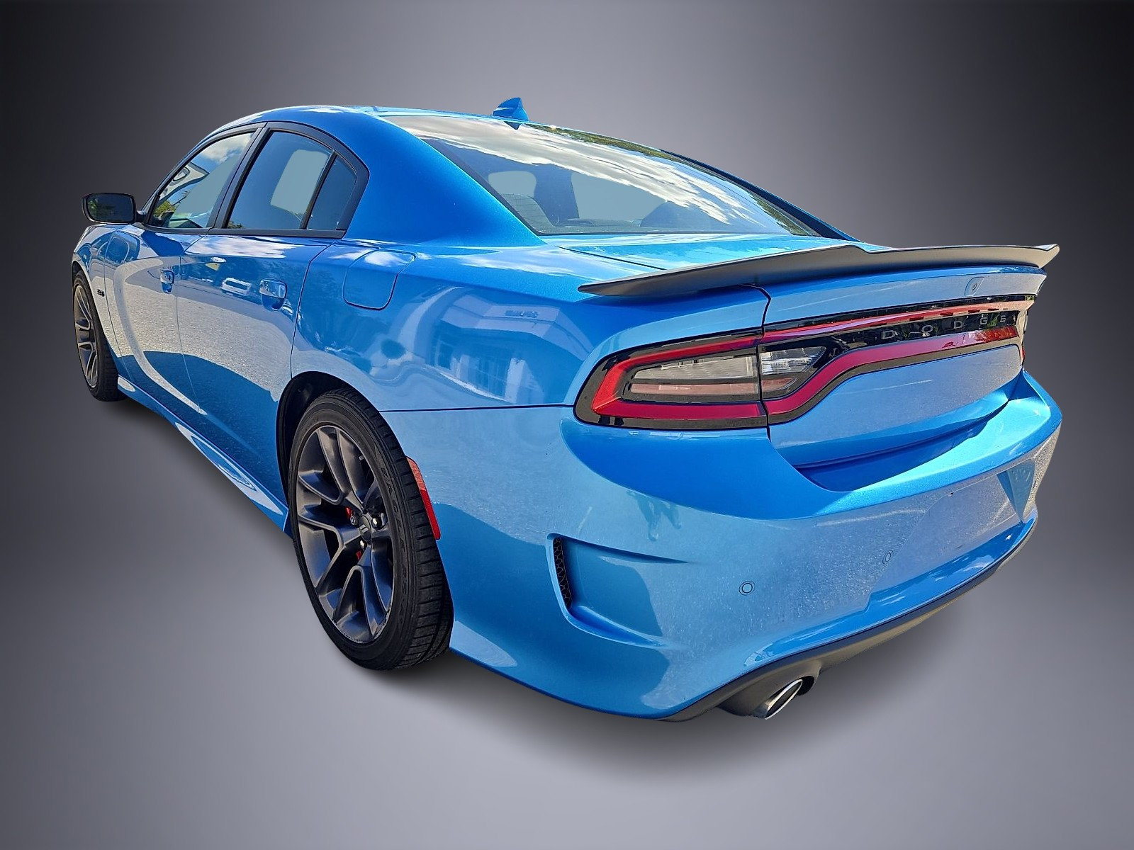 Used 2023 Dodge Charger R/T w/ Performance Handling Group RWD image 4