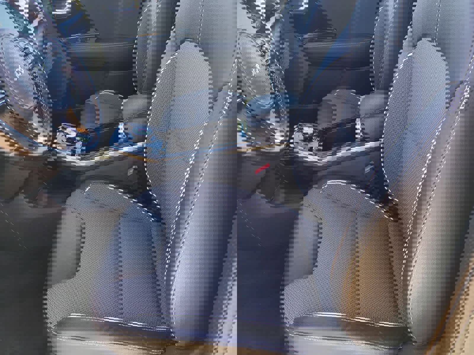 Certified 2022 Kia Niro EX image 16