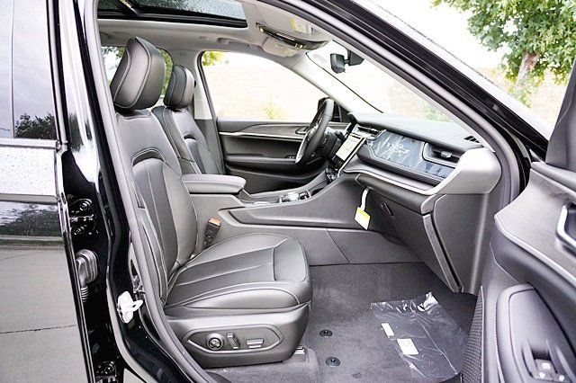 New 2023 Jeep Grand Cherokee Limited 4xe image 14