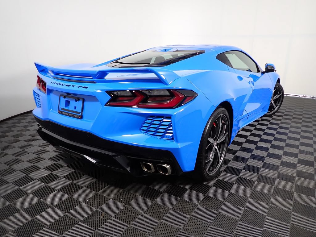 Used 2022 Chevrolet Corvette Stingray Premium Cpe w/ Z51 Performance Package RWD image 17