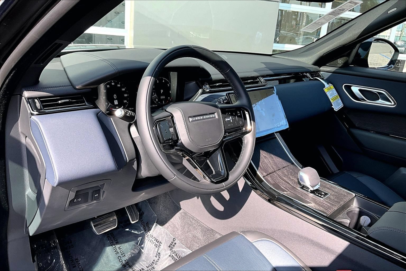 New 2026 Land Rover Range Rover Velar Dynamic SE AWD/4WD image 6