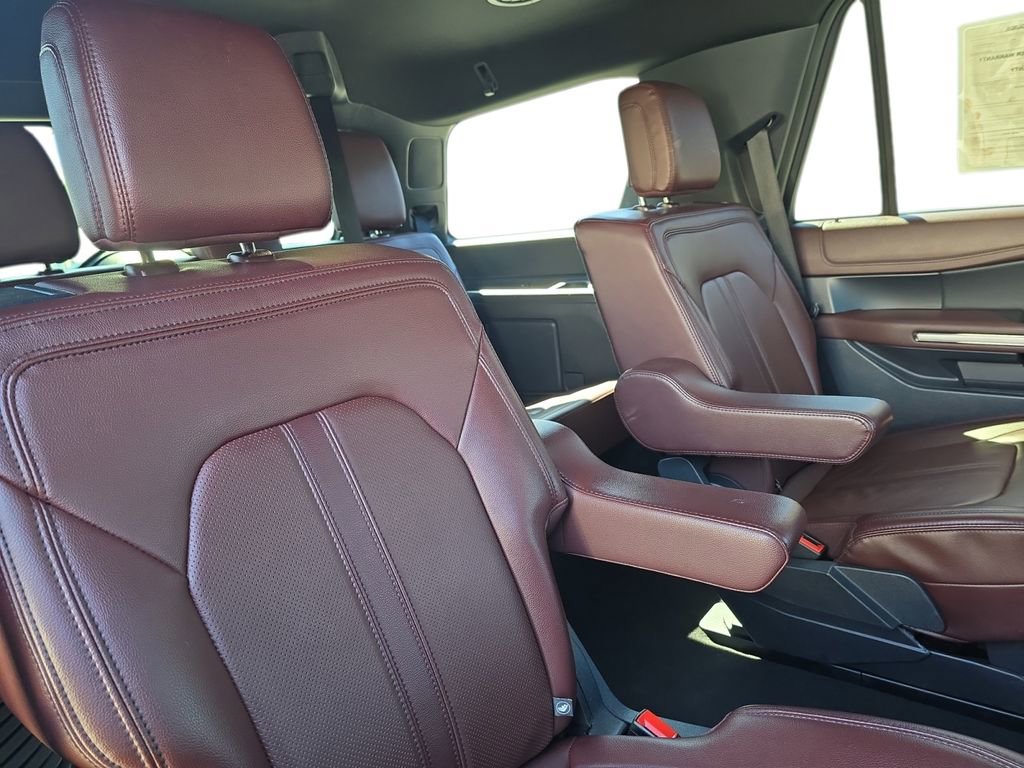 Used 2024 Ford Expedition Limited image 18