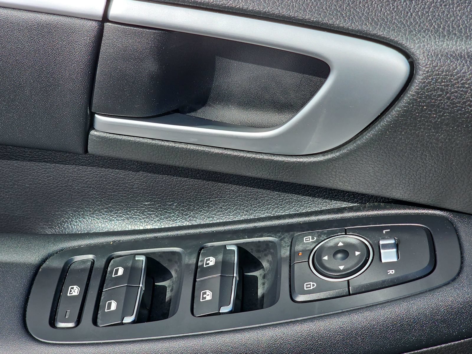 Certified 2026 Hyundai Sonata SEL FWD image 30