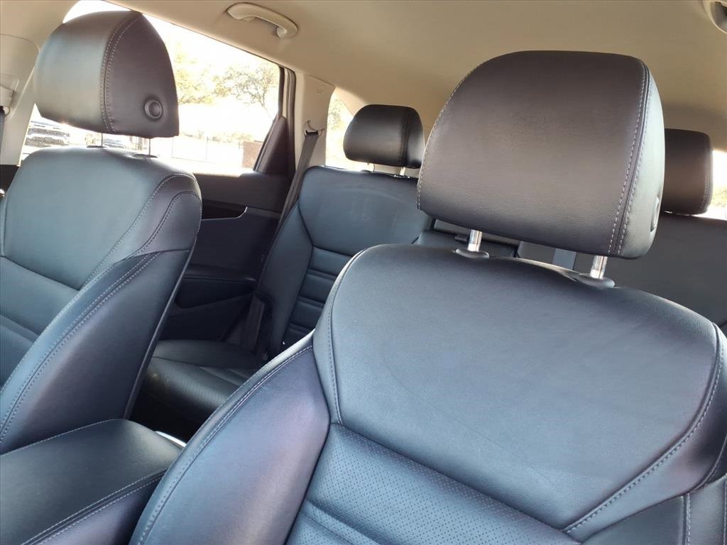 Used 2019 Kia Sorento EX image 17