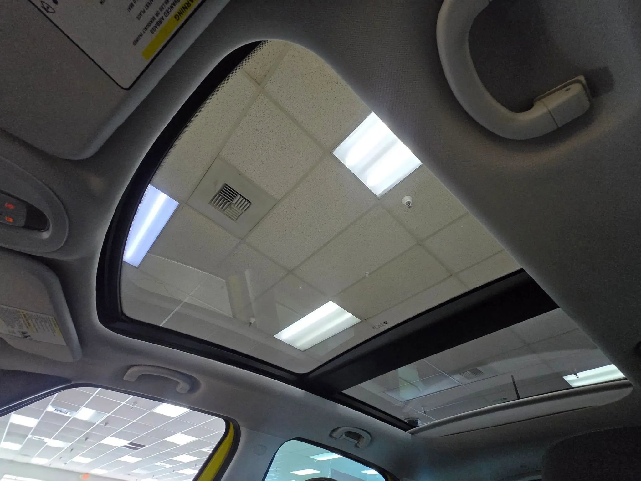 Used 2014 FIAT 500L Trekking w/ Popular Equipment Group image 38