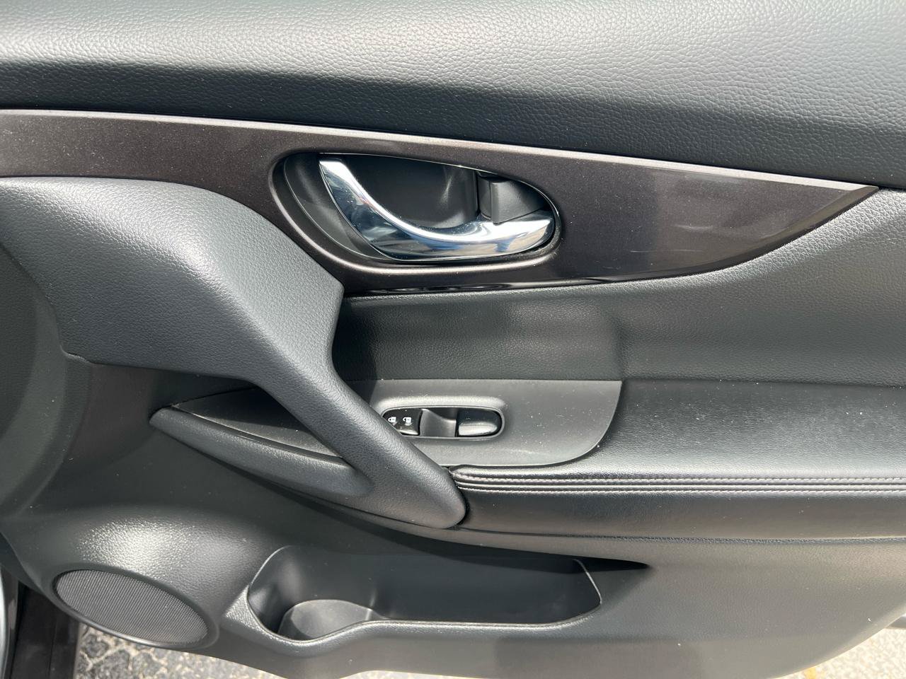 Used 2019 Nissan Rogue SL AWD/4WD image 10
