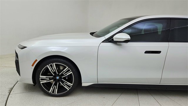 Used 2023 BMW 740i w/ Executive Package image 9