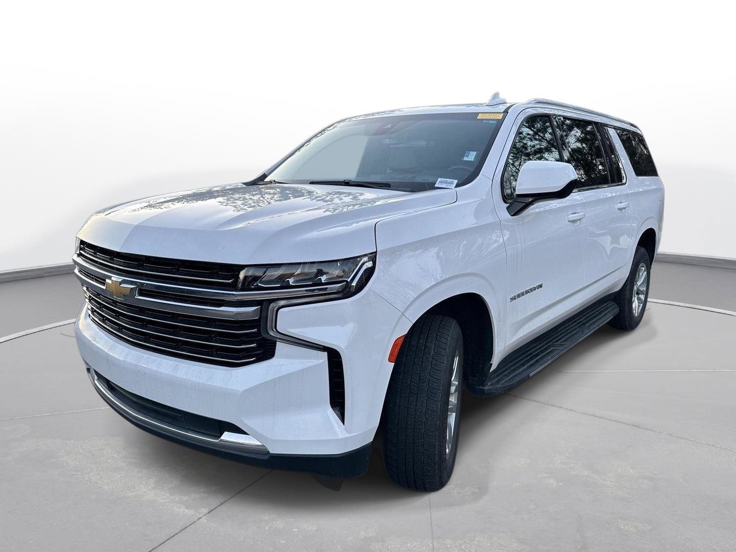Used 2021 Chevrolet Suburban LT image 2