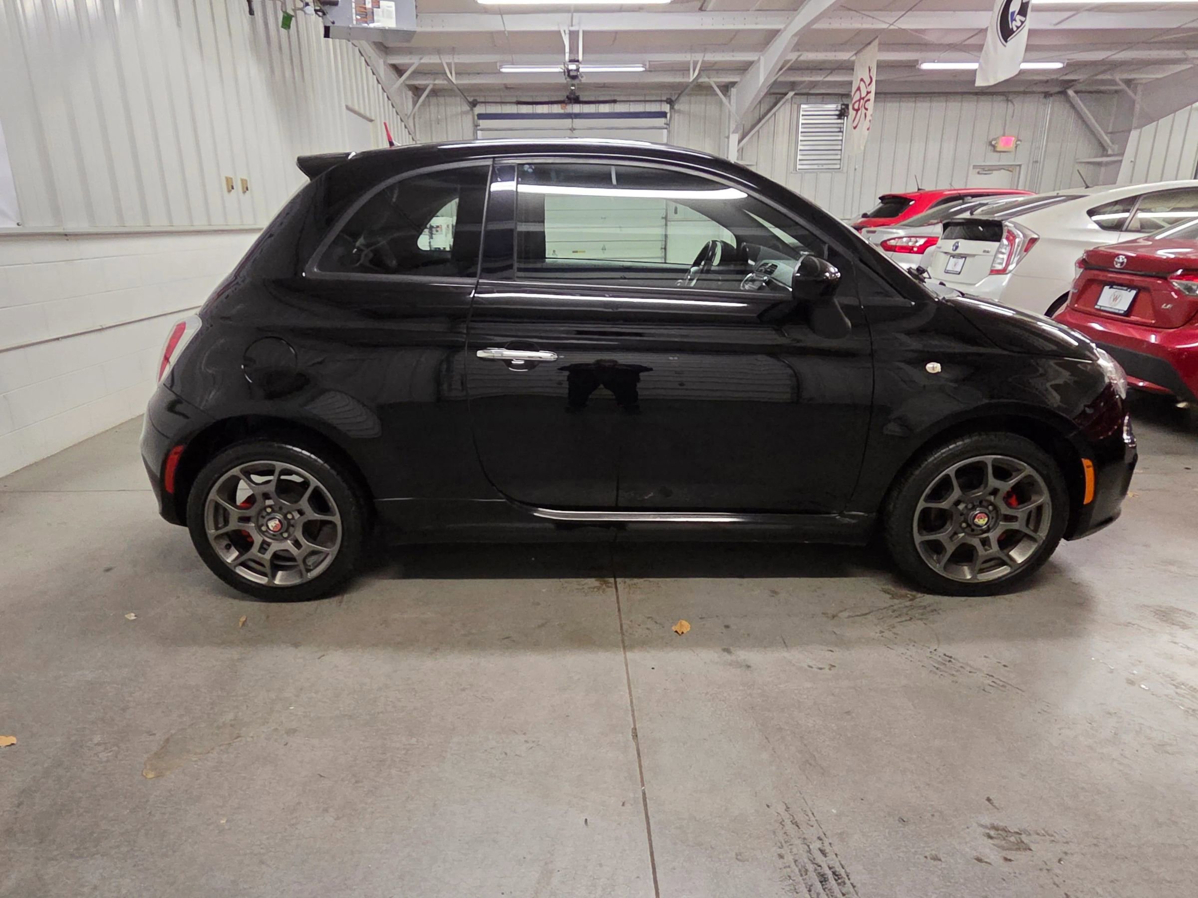 Used 2015 FIAT 500 Sport image 8