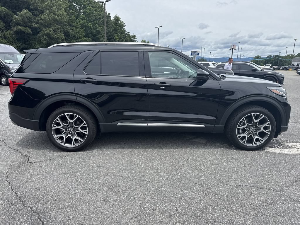 Used 2025 Ford Explorer Platinum w/ Ultimate Package AWD/4WD image 8