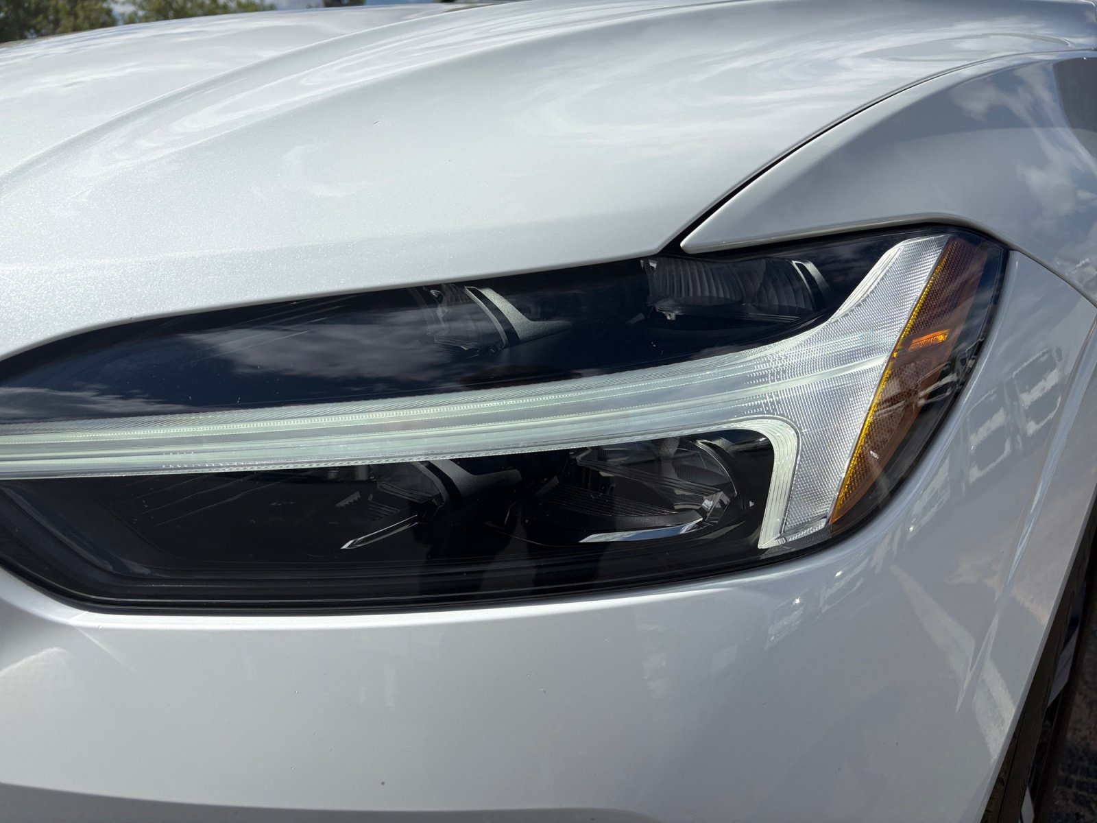 Used 2024 Volvo XC60 T8 Plus AWD/4WD image 9
