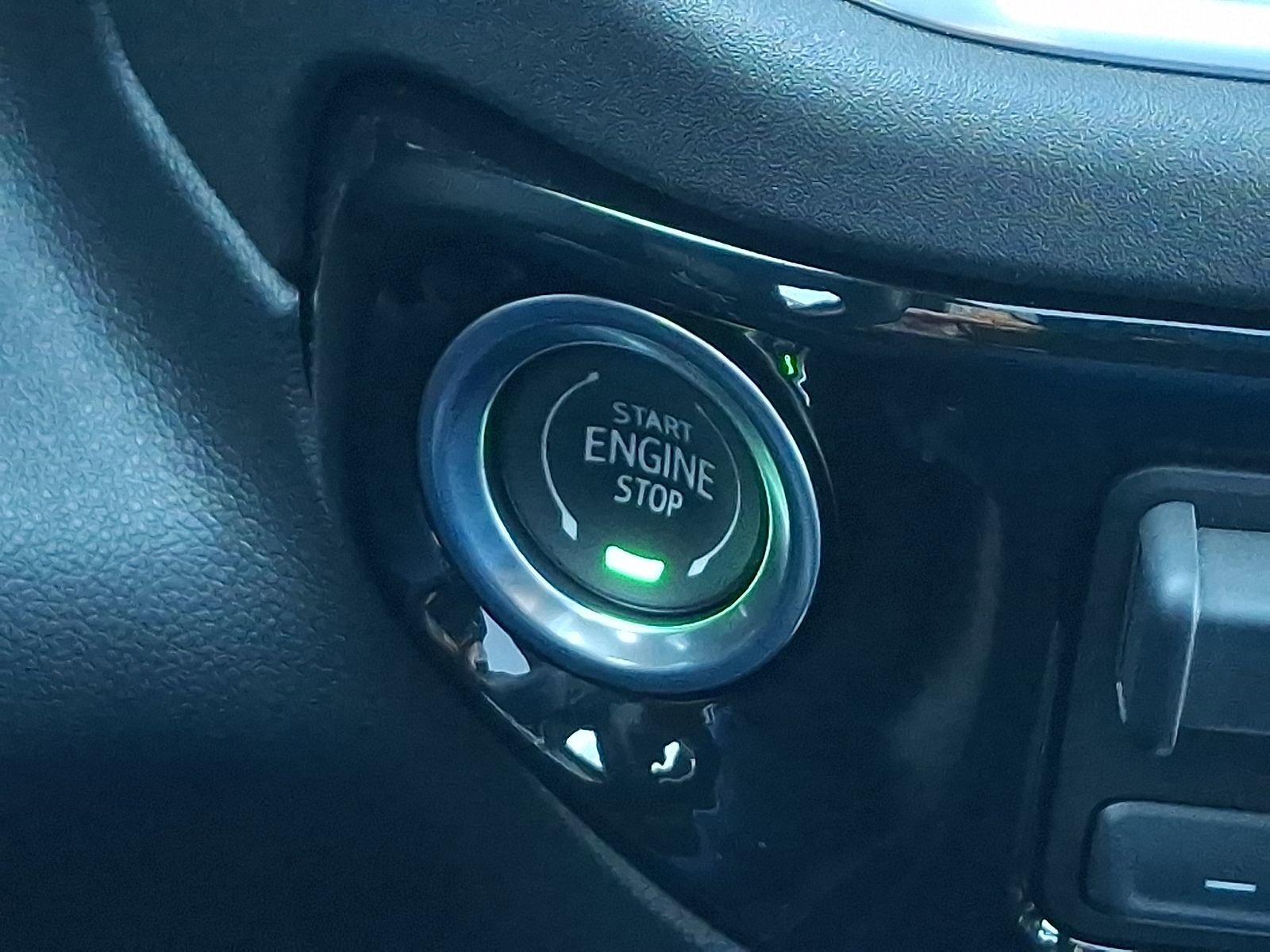 Used 2022 GMC Sierra 1500 SLT w/ SLT Premium Plus Package AWD/4WD image 24