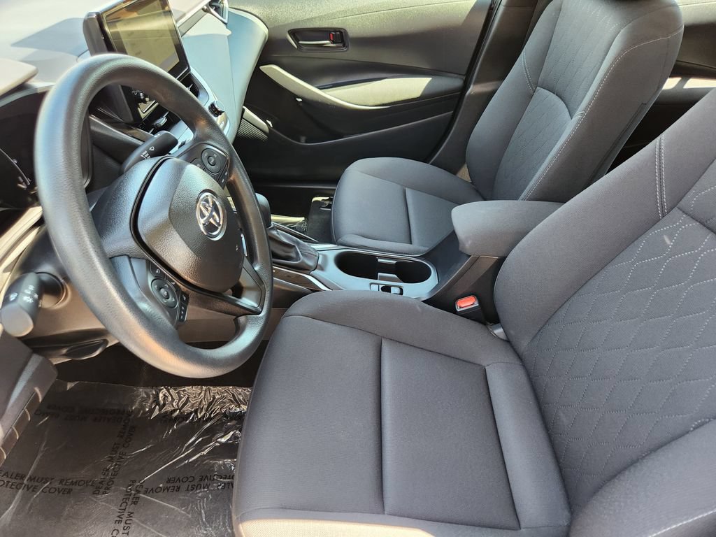 Used 2026 Toyota Corolla LE FWD image 4