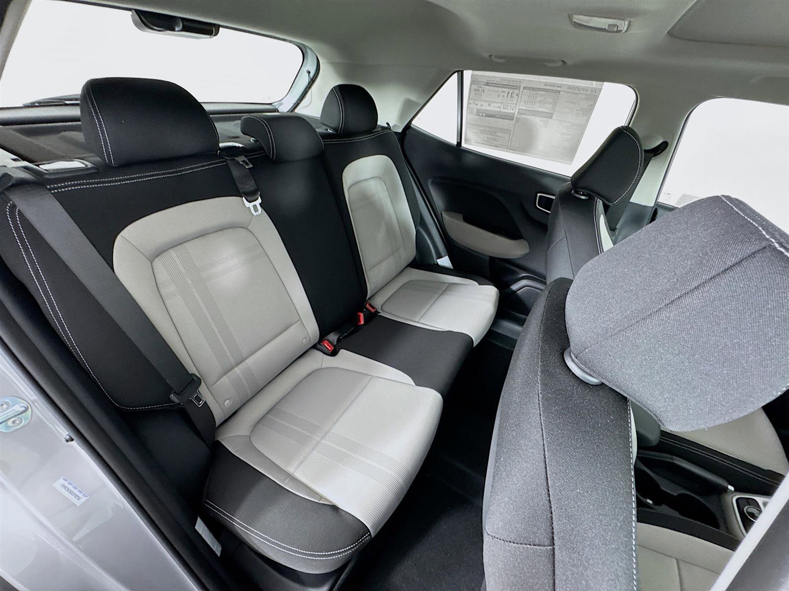 New 2025 Hyundai Venue SEL image 24