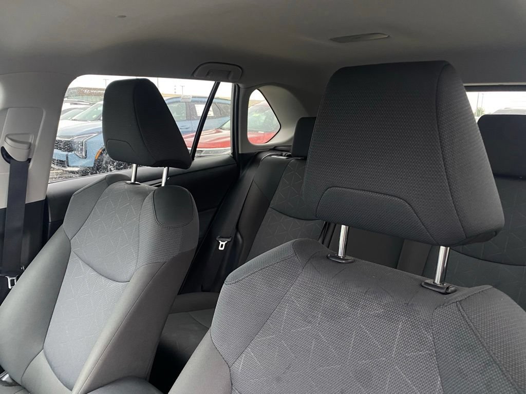 Used 2025 Toyota RAV4 XLE FWD image 20