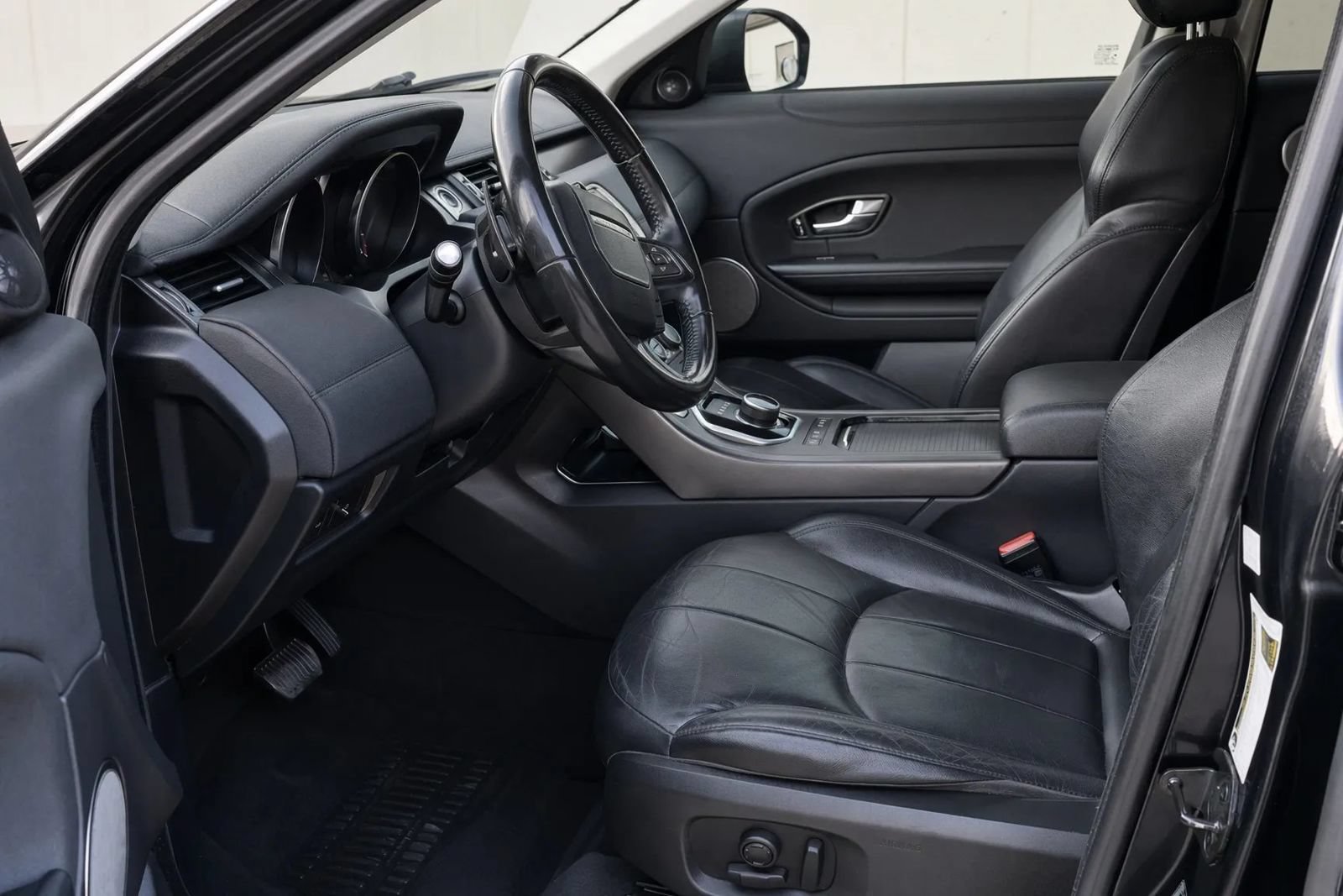 Used 2018 Land Rover Range Rover Evoque SE AWD/4WD image 21